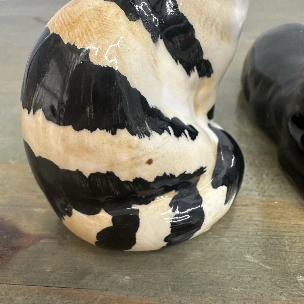 Vtg Japan Ceramic Black White Tuxedo Stripe Tiger Kitty Cat Salt Pepper Shakers